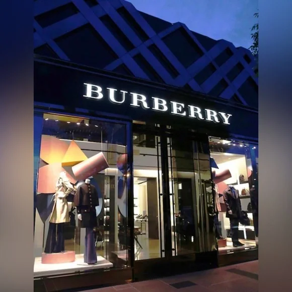 *Shopping Therapy*  Like to be notified when I go live 💛✨🤗 - Picture 2 of 4